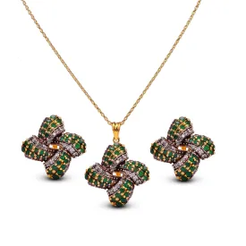 Crossover Echo Pendant Set