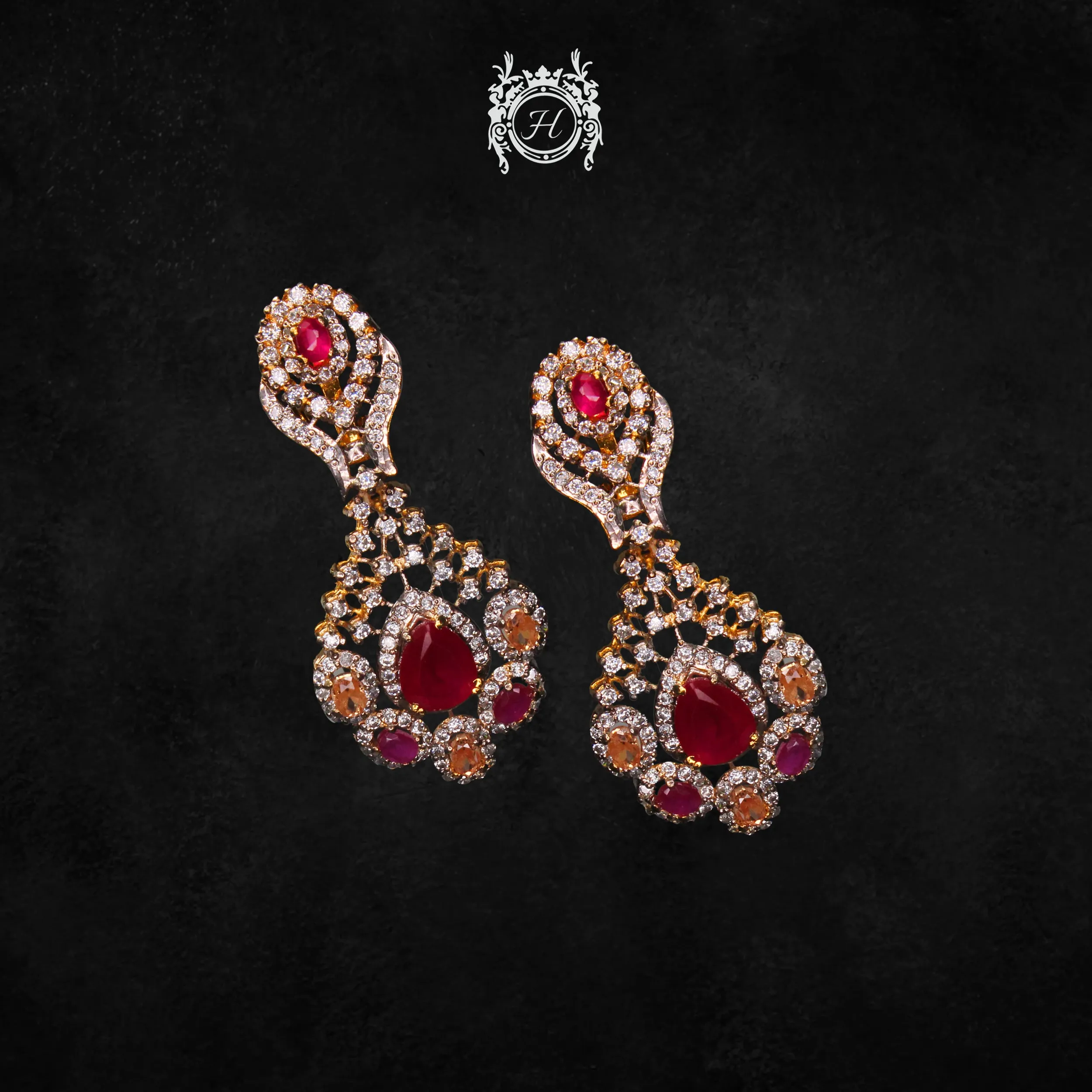 Earrings in Chetum, Honey Color and Zircons