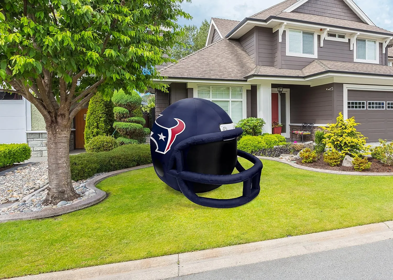 Fabrique Innovations NFL Unisex Inflatable Lawn Helmet